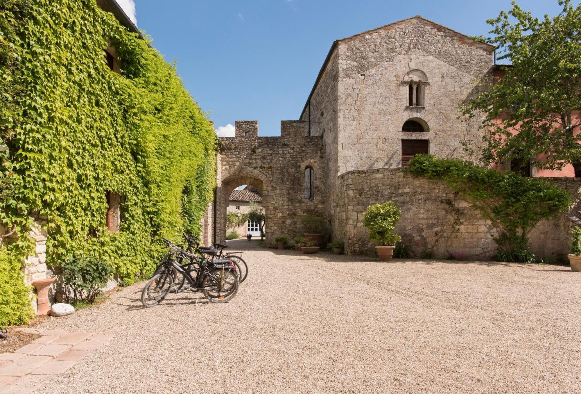 Borgo Pignano Tuscany Exterior foto